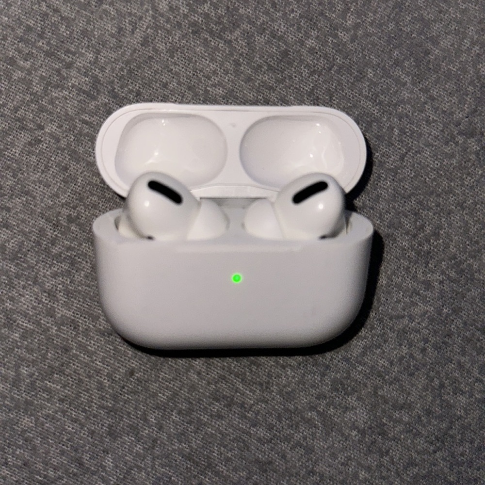 Airpod Pros - Picture 6 of 7